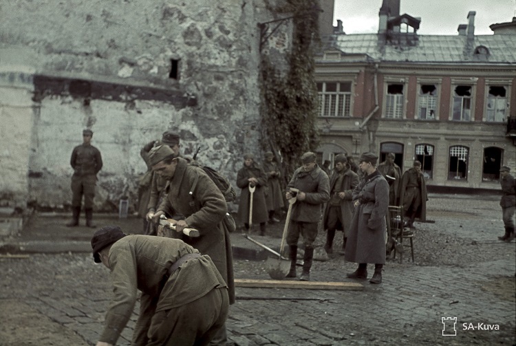 SA-Kuva // Пленные на работе в Выборге. Выборг 31.08. 1941